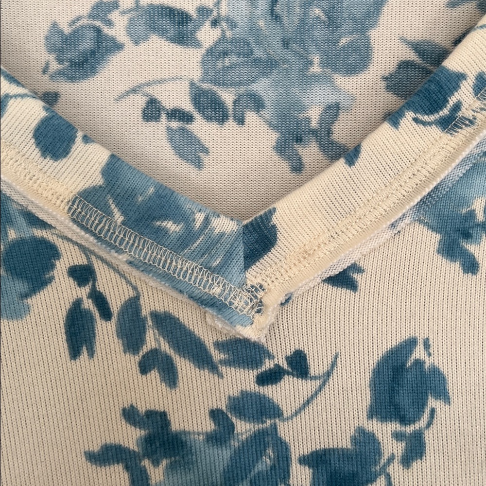 Floral V-Neck‎ Long Sleeve Light Sweater - Picture 4 of 7